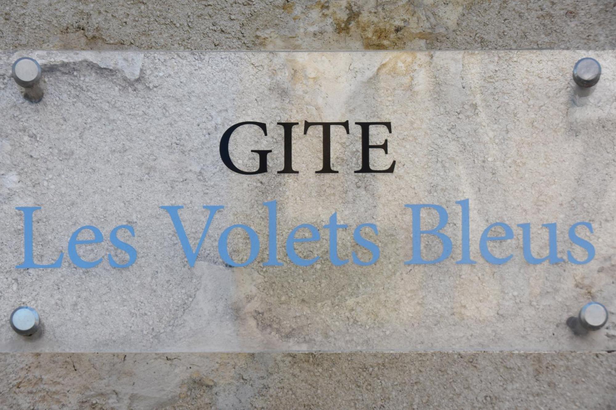 Les Volets Bleus Holiday home *