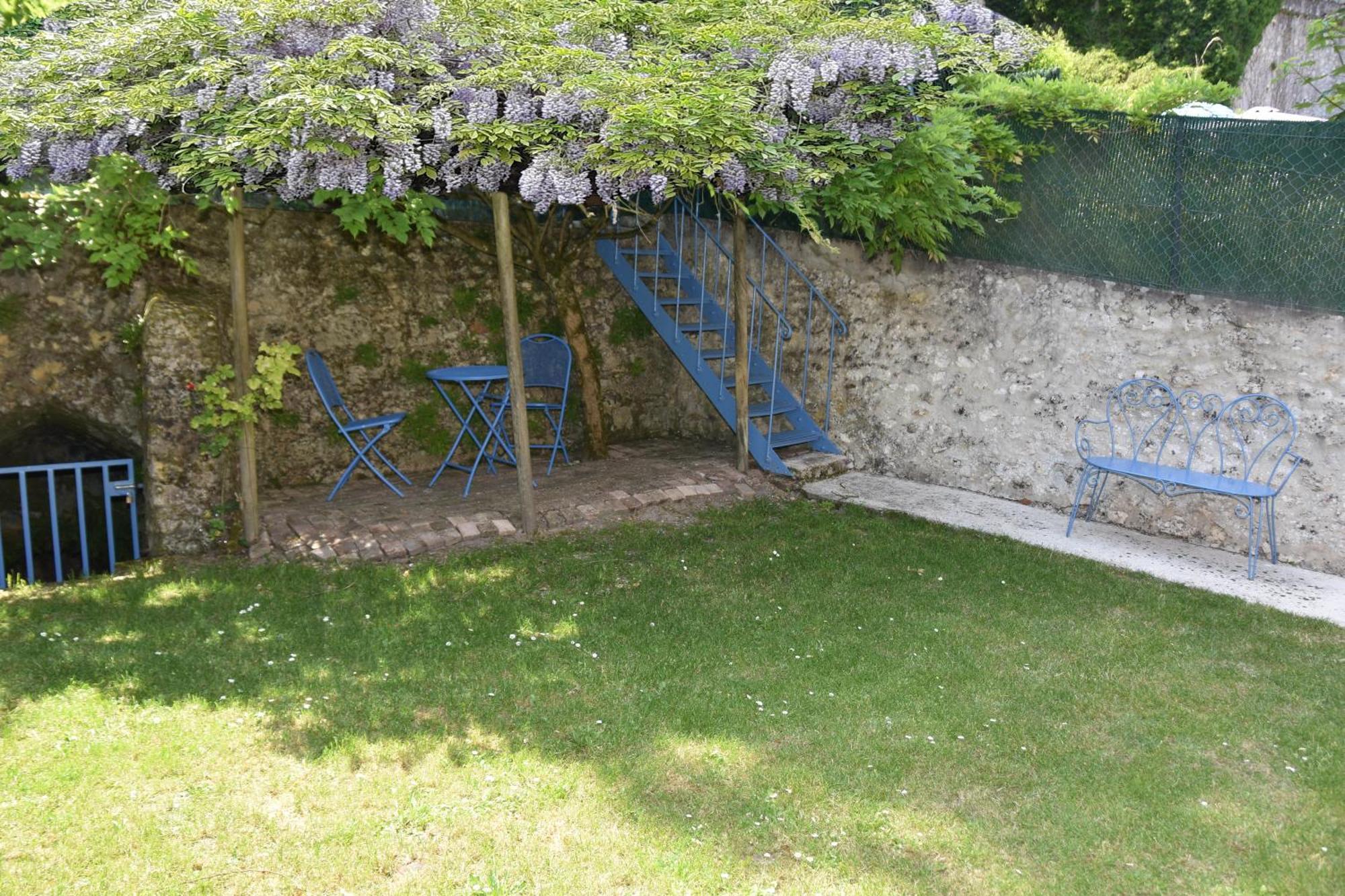 Les Volets Bleus Holiday home